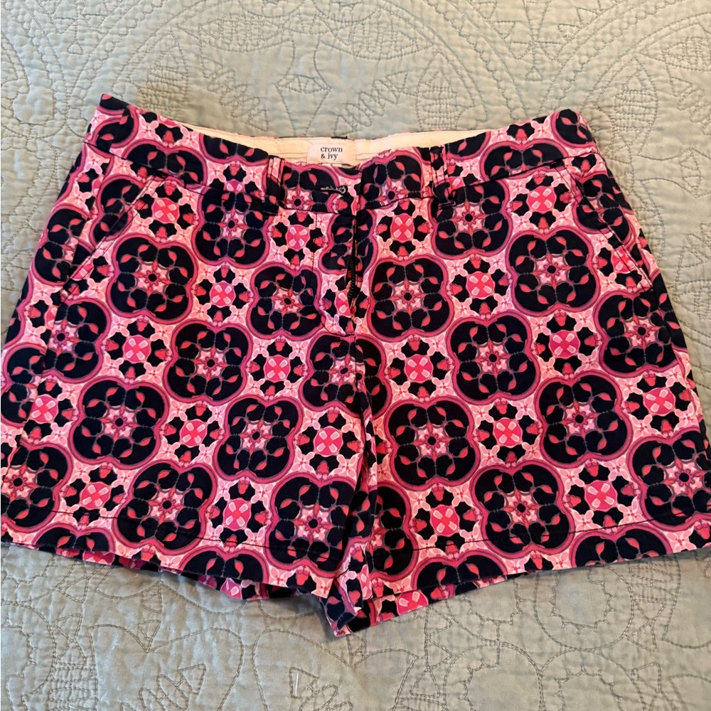 Crown and Ivy Pink and Navy Geometric Patterned Shorts